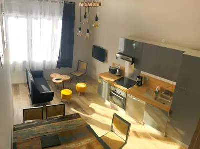 Cuisine ou kitchenette dans l'établissement Appartement agréable centre de Lanslebourg