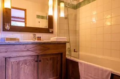 Salle de bains dans l'établissement L'Ekrin des Arcs - Arc 1950 Le Village - Duplex 6-8 pers