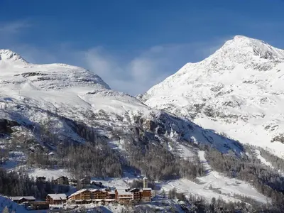 Vue générale sur la montagne ou vue sur la montagne depuis l'appartement