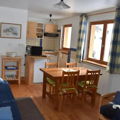 Charmant rez-de-jardin dans chalet avec parking et animaux admis - FR-1-464-170