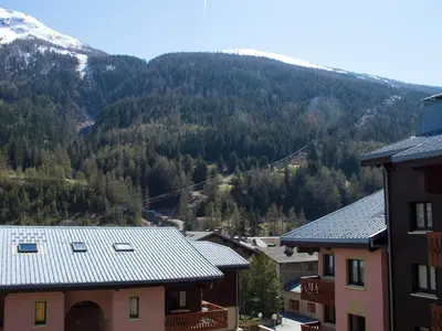 Vue générale sur la montagne ou vue sur la montagne depuis l'appartement