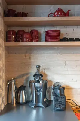 Cuisine ou kitchenette dans l'établissement Résidence VAL VILLAGE, skis aux pieds, Duplex 3 chambres 75 m2 - by MONTBLANC LODGE