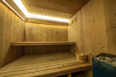 Plan de l'établissement Val d’Isère - Extraordinaire Chalet Montana avec piscine sur la piste Olympique de Belevarde.