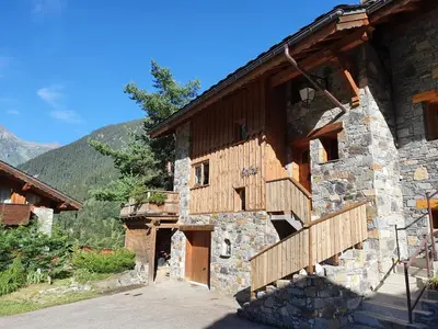 Vue générale sur la montagne ou vue sur la montagne depuis le chalet