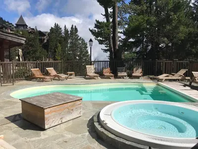 Piscine de l'établissement Appartement au centre du village ARC1950, 2 ou 4 personnes ou située à proximité