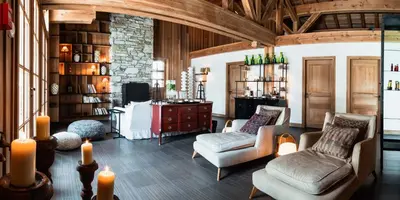 Coin salon dans l'établissement Hôtel LE BLIZZARD