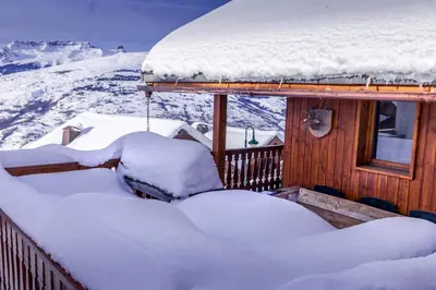 L'établissement Chateau Doggestein en hiver