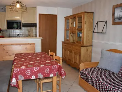Cuisine ou kitchenette dans l'établissement Joli 2 pièces avec terrasse et piscine chauffée - FR-1-464-178