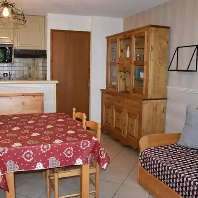 Joli 2 pièces avec terrasse et piscine chauffée - FR-1-464-178