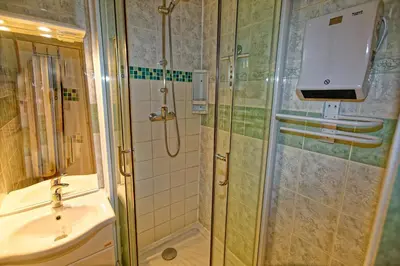Salle de bains dans l'établissement la triade 4 personnes