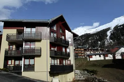 Vue générale sur la montagne ou vue sur la montagne depuis l'appartement