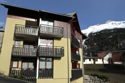 Vue générale sur la montagne ou vue sur la montagne depuis l'appartement