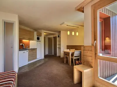 Cuisine ou kitchenette dans l'établissement Grand appartement 6 personnes avec vue, proche des pistes - FR-1-455-173