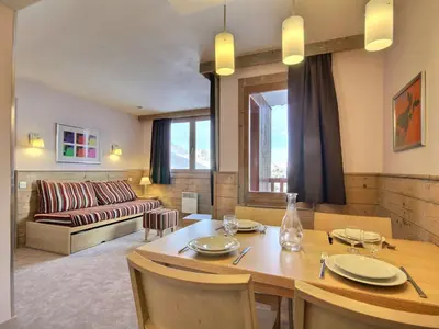 Coin salon dans l'établissement Appartement spacieux 2 pièces près des pistes, 4 pers. - FR-1-455-175