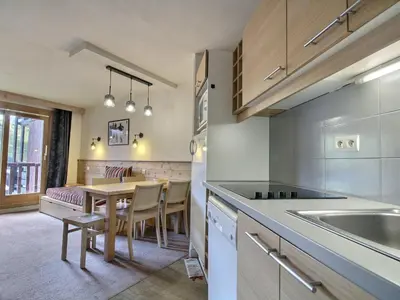 Cuisine ou kitchenette dans l'établissement Bel appartement 2 pièces 4/5 pers, 2 balcons, proche pistes - FR-1-455-177