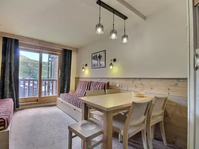Coin salon dans l'établissement Bel appartement 2 pièces 4/5 pers, 2 balcons, proche pistes - FR-1-455-177