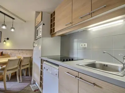 Cuisine ou kitchenette dans l'établissement Bel appartement 2 pièces 4/5 pers, 2 balcons, proche pistes - FR-1-455-177