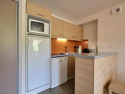 Cuisine ou kitchenette dans l'établissement Grand duplex 6/7 personnes proche pistes à Belle Plagne - FR-1-455-181