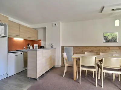 Cuisine ou kitchenette dans l'établissement Grand duplex 6/7 personnes proche pistes à Belle Plagne - FR-1-455-181