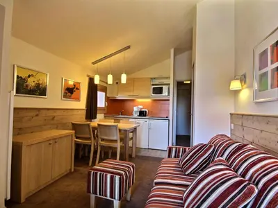Cuisine ou kitchenette dans l'établissement Joli studio cabine pour 4 pers, proche des pistes - FR-1-455-179