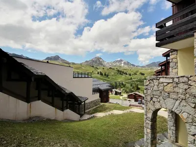 Vue générale sur la montagne ou vue sur la montagne depuis l'appartement