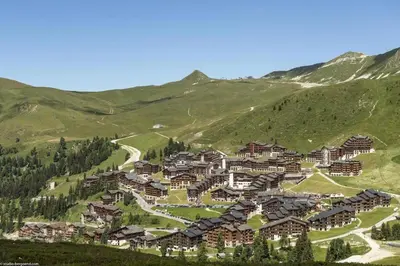 Vue générale sur la montagne ou vue sur la montagne depuis l'appartement