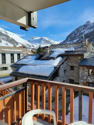 Vue générale sur la montagne ou vue sur la montagne depuis l'appartement