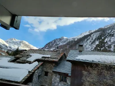 Vue générale sur la montagne ou vue sur la montagne depuis l'appartement