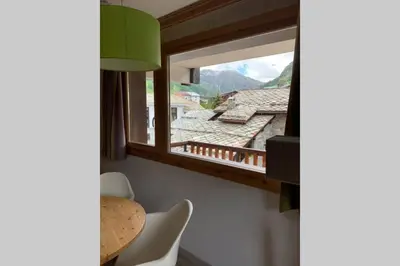 Vue générale sur la montagne ou vue sur la montagne depuis l'appartement