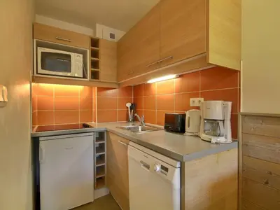 Cuisine ou kitchenette dans l'établissement Studio-cabine à Belle Plagne, proche pistes, pour 4 pers - FR-1-455-198