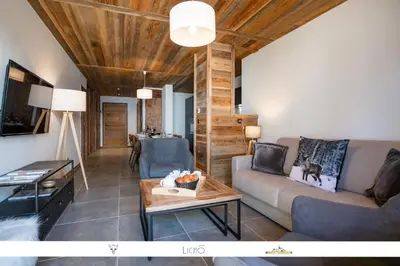 Coin salon dans l'établissement MARMOTTE 004 - Charmant appartement pour 6, aux pieds des pistes
