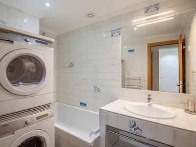 Salle de bains dans l'établissement Apartment Le Shamrock - Le Lac-5 by Interhome