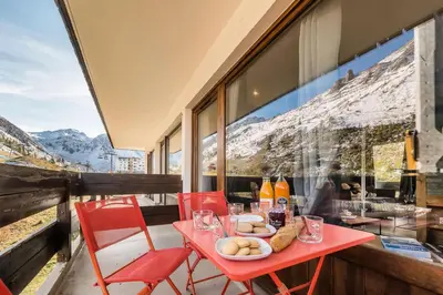 Vue générale sur la montagne ou vue sur la montagne depuis l'appartement