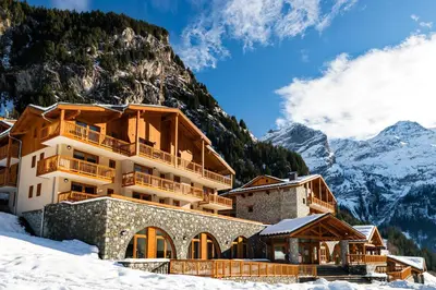 Vue générale sur la montagne ou vue sur la montagne depuis le village vacances