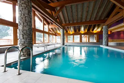 Piscine de l'établissement Lagrange Vacances Les Hauts de la Vanoise ou située à proximité