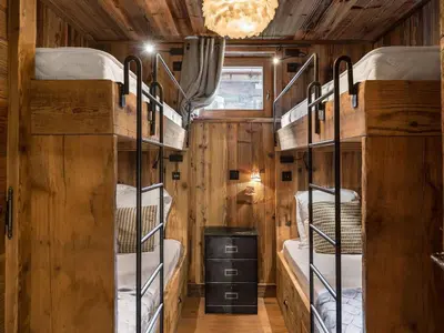 Plan de l'établissement Chalet de Luxe à Val d'Isère avec Jacuzzi et Hammam - FR-1-567-8
