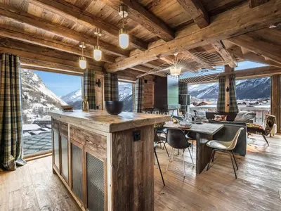 Vue générale sur la montagne ou vue sur la montagne depuis le chalet