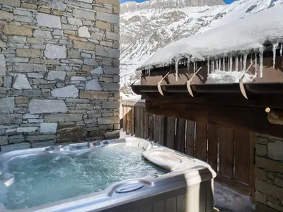 L'établissement Chalet de Luxe à Val d'Isère avec Jacuzzi et Hammam - FR-1-567-8 en hiver