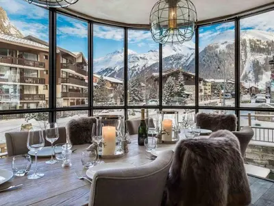Vue générale sur la montagne ou vue sur la montagne depuis l'appartement
