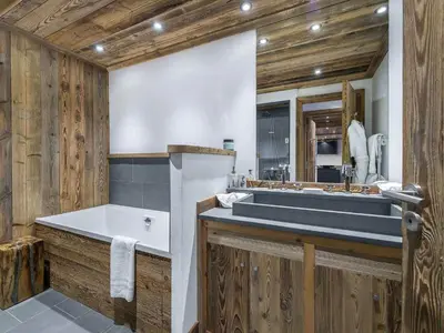 Plan de l'établissement Luxueux appartement 4 chambres avec hammam, proche centre et pistes de Val d'Isère - FR-1-567-42