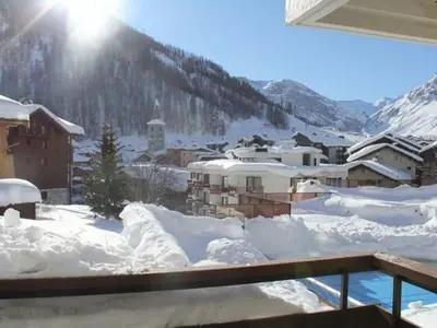 Vue générale sur la montagne ou vue sur la montagne depuis l'appartement