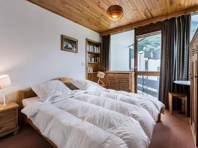 Un ou plusieurs lits dans un hébergement de l'établissement Appartement au centre de Val d'Isère, 3 pièces, 6 pers., avec WiFi - FR-1-567-60