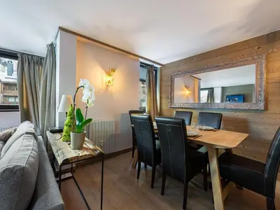 Coin salon dans l'établissement Duplex moderne à 100m des pistes, WIFI, casier à skis - FR-1-567-66