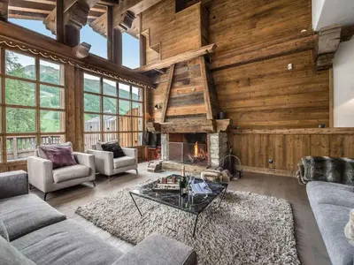 Coin salon dans l'établissement Chalet de luxe à Val-d'Isère avec accès direct aux pistes, 5 chambres, parking - FR-1-567-64
