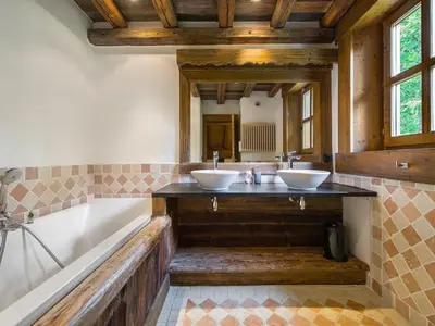 Salle de bains dans l'établissement Chalet de luxe à Val-d'Isère avec accès direct aux pistes, 5 chambres, parking - FR-1-567-64