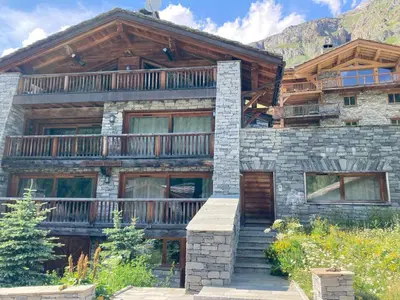 Plan de l'établissement Chalet de luxe familial à Val d'Isère avec spa, proche des pistes et équipements premium - FR-1-567-72