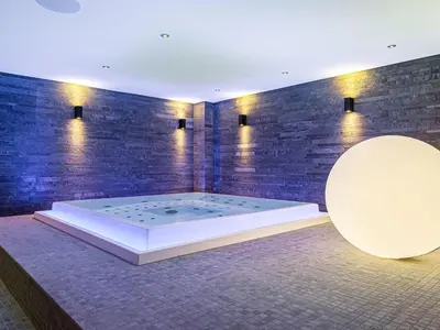 Plan de l'établissement Chalet de luxe familial à Val d'Isère avec spa, proche des pistes et équipements premium - FR-1-567-72