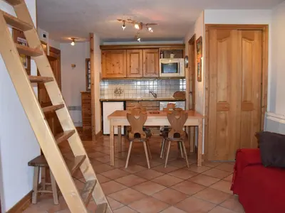 Cuisine ou kitchenette dans l'établissement Appartement familial à Pralognan - 6 pers, balcon est - FR-1-464-181