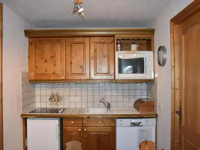 Cuisine ou kitchenette dans l'établissement Appartement familial à Pralognan - 6 pers, balcon est - FR-1-464-181