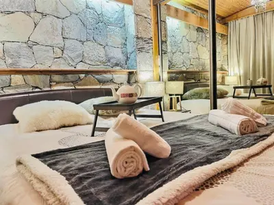 Un ou plusieurs lits dans un hébergement de l'établissement Spacieux T2 cabine avec balcon et accès WIFI à Tignes - FR-1-411-678
